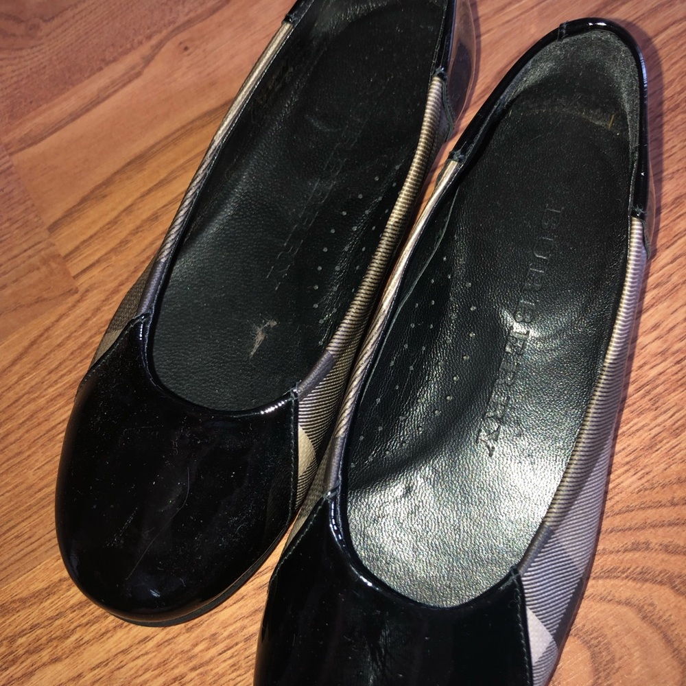 Burberry flats little girls size 29